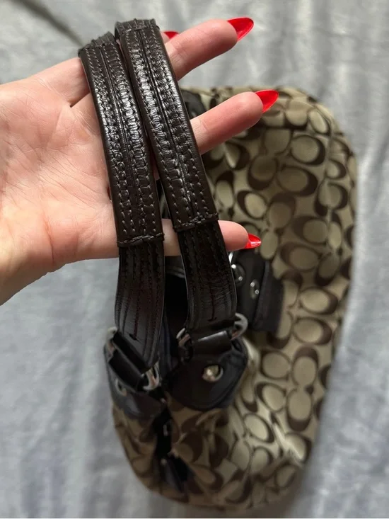 Coach Signature Soho Lynn Hobo Bag - Picture 4 of 16